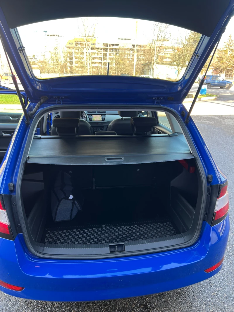 Skoda Fabia Facelift/Carplay/MPI, снимка 7 - Автомобили и джипове - 53477725