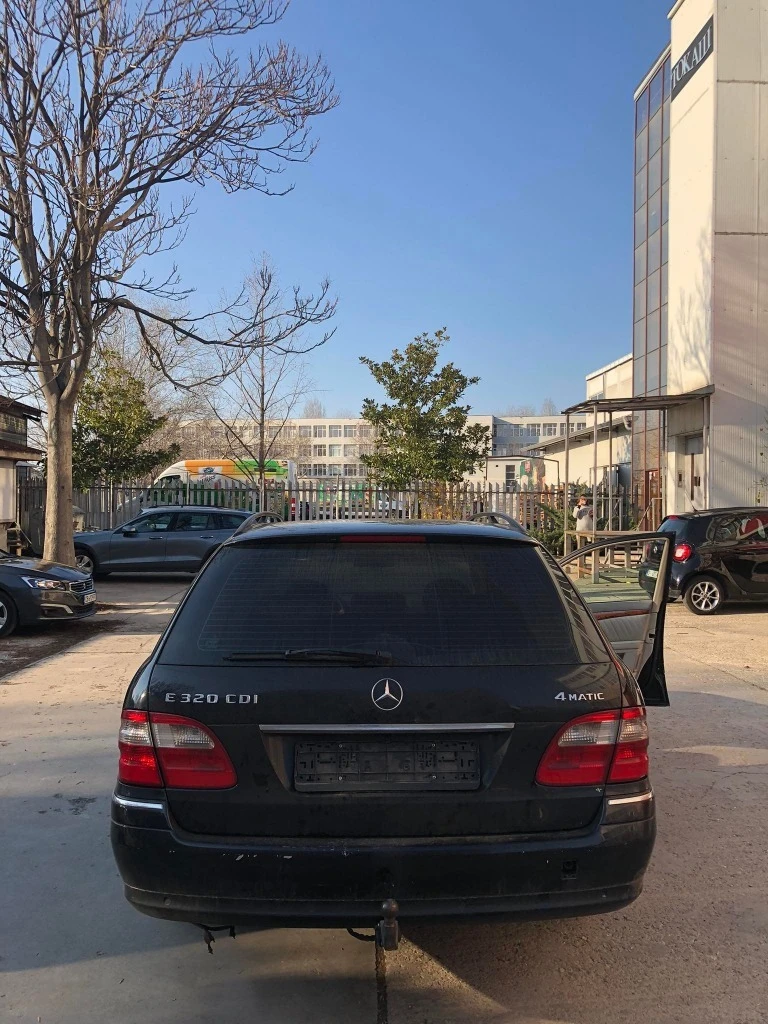 Mercedes-Benz E 320, снимка 3 - Автомобили и джипове - 49026103