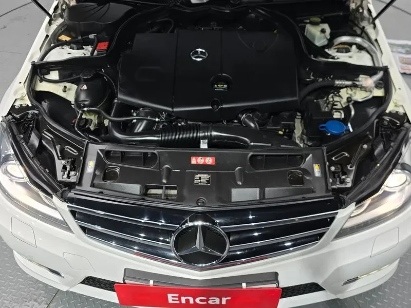 Mercedes-Benz C 220 2.2, снимка 6 - Автомобили и джипове - 54278138