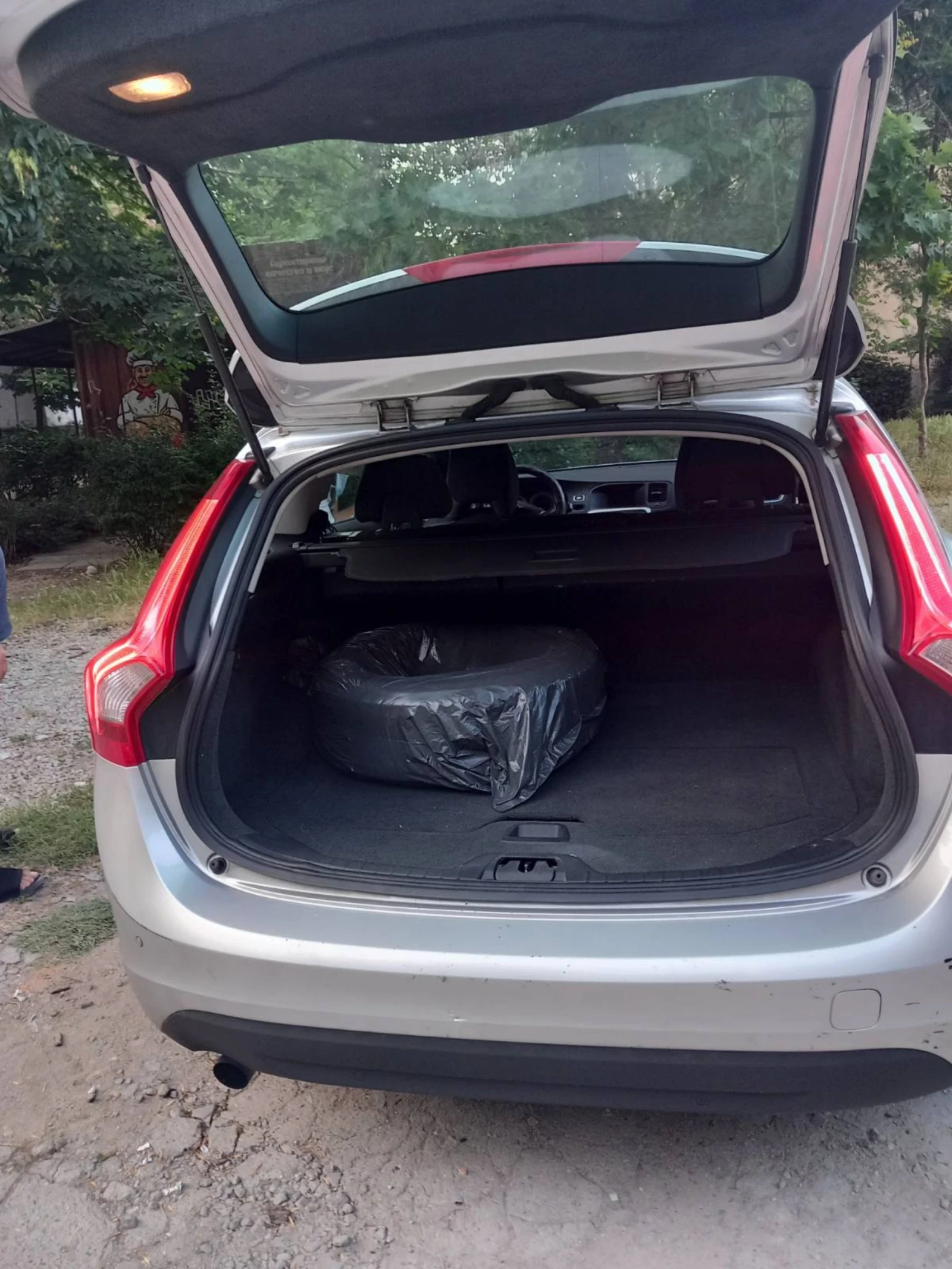 Volvo V60 2.0 D.  Т5  .163к.с - изображение 4