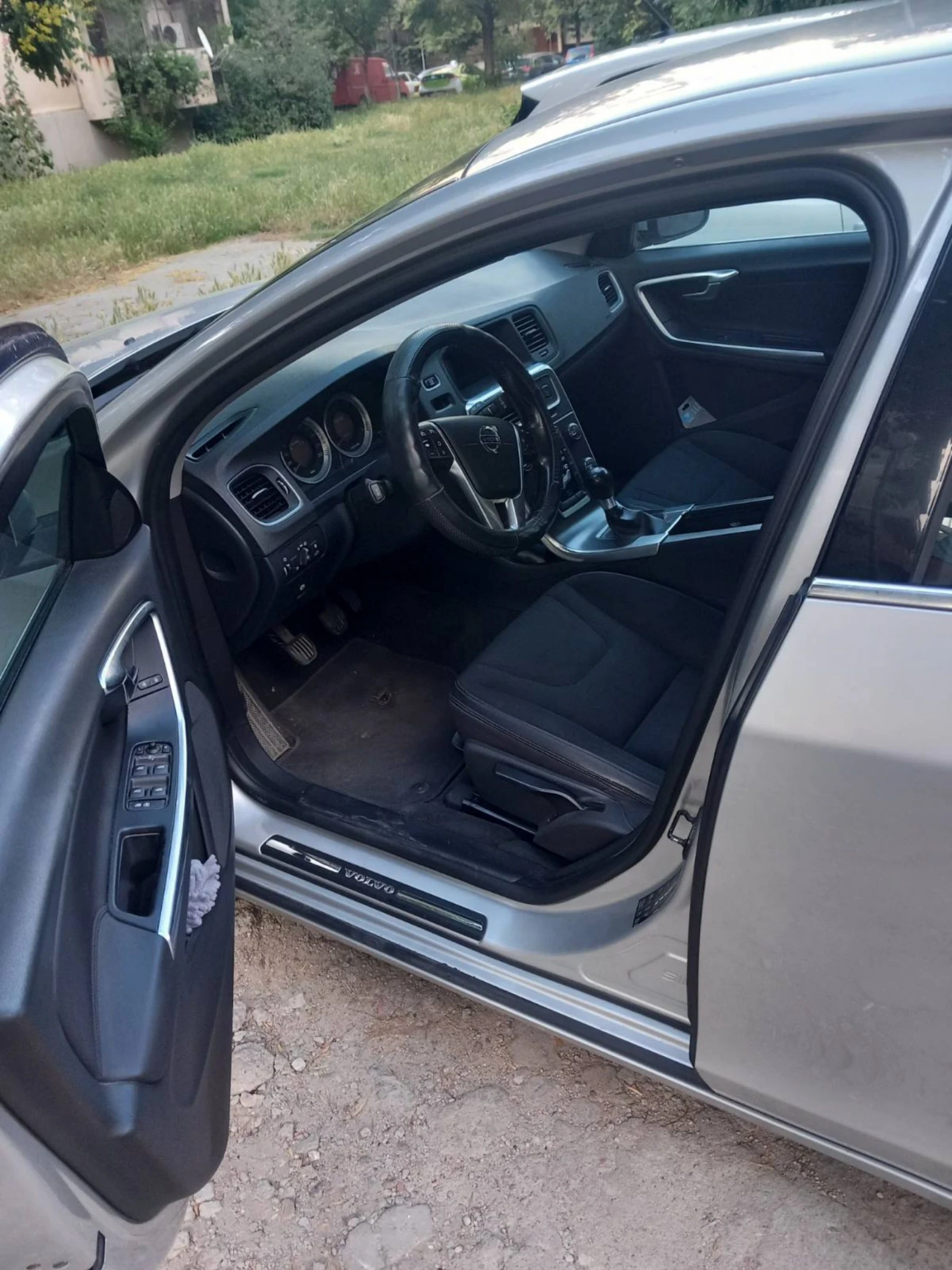 Volvo V60 2.0 D.  Т5  .163к.с - изображение 2