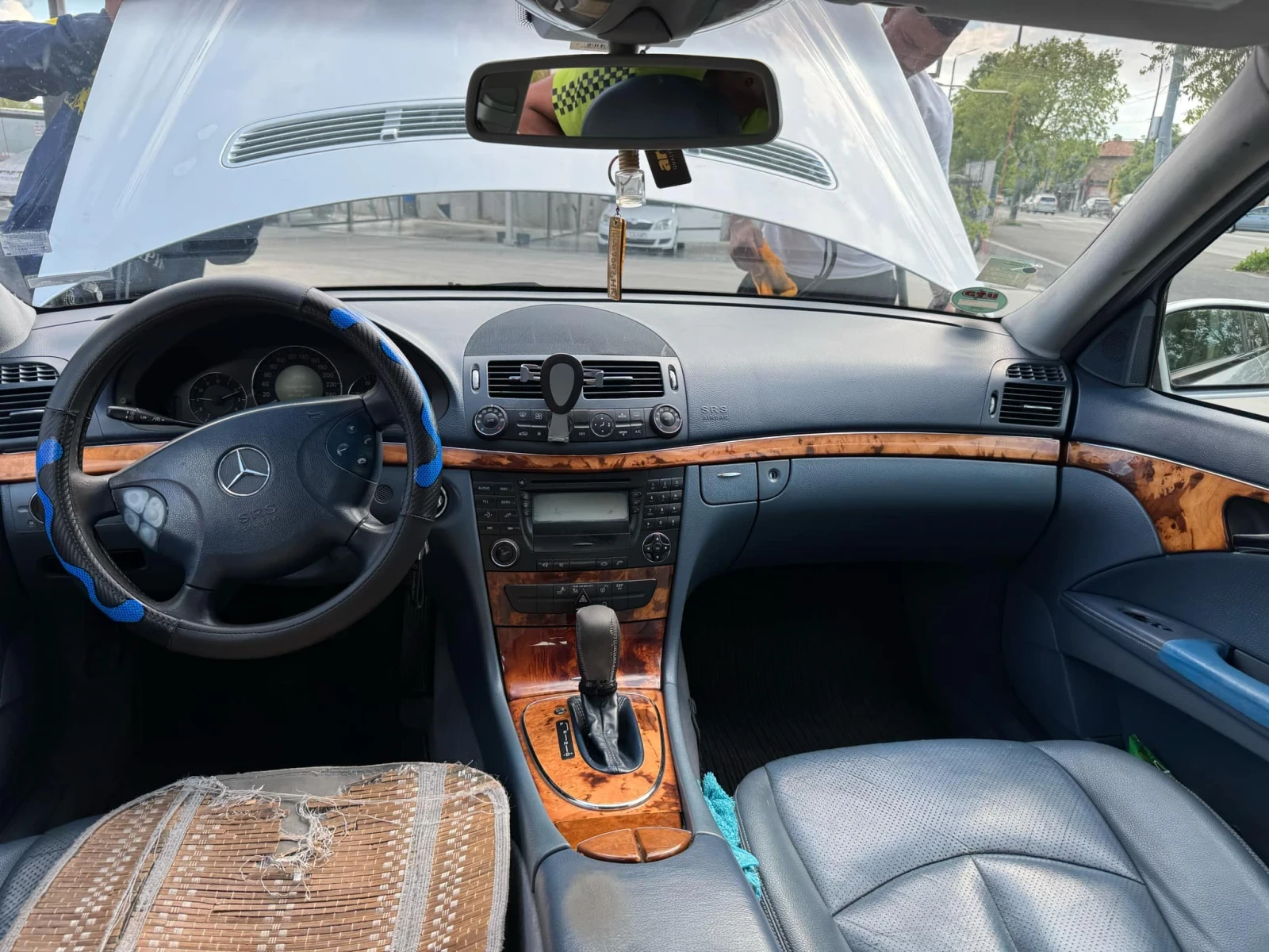 Mercedes-Benz 220  - изображение 7