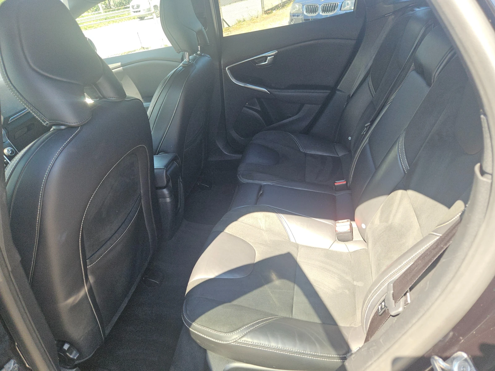 Volvo V40 2.0 D2/120k.c R design - изображение 10