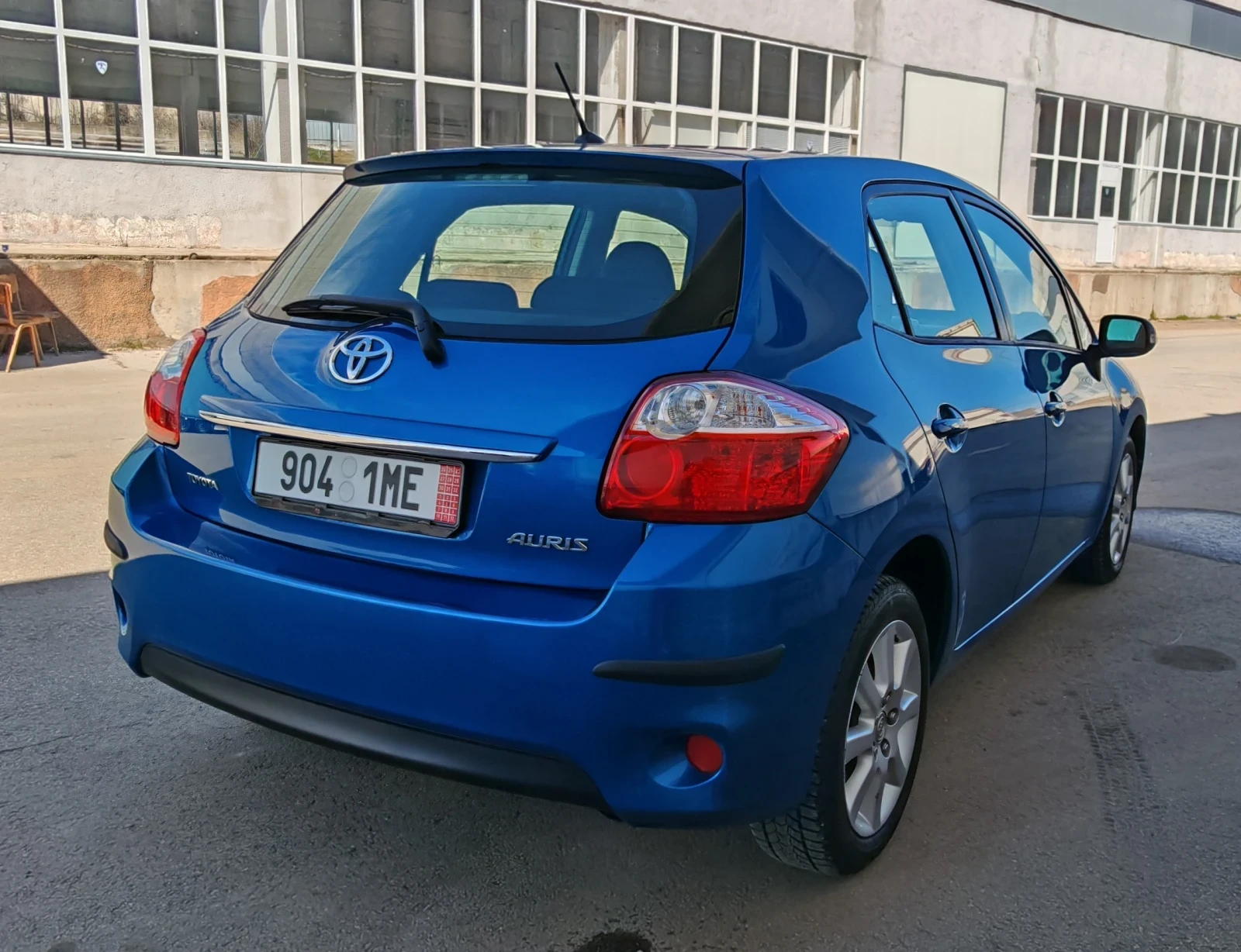 Toyota Auris 1.6i VVTi * Facelift * , снимка 2 - Автомобили и джипове - 53821334