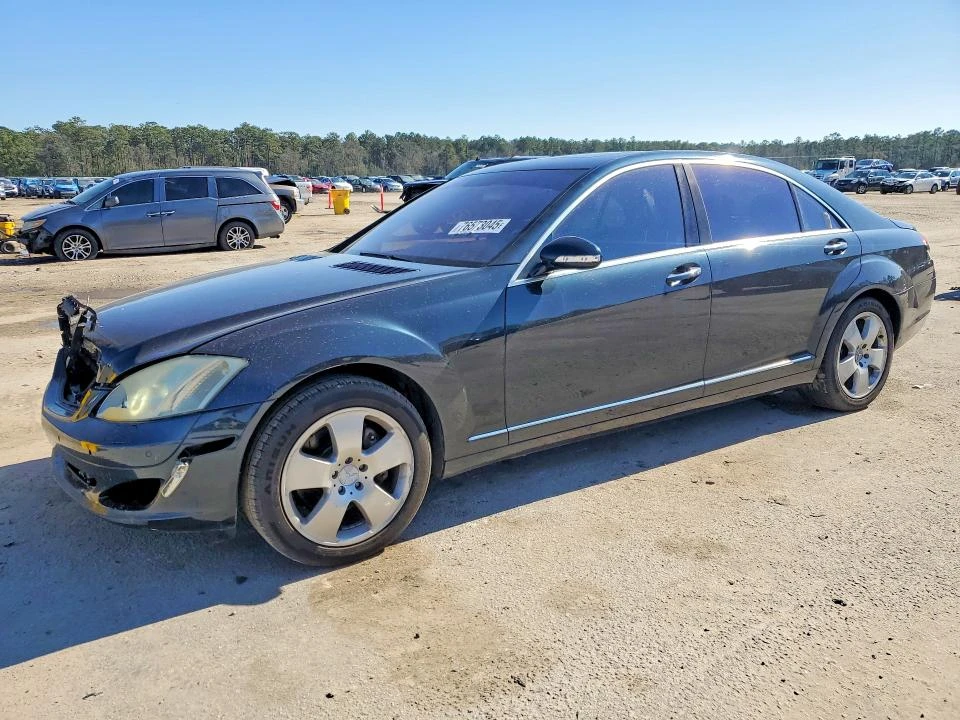 Mercedes-Benz S 550 5.5L 8 Rear-wheel drive