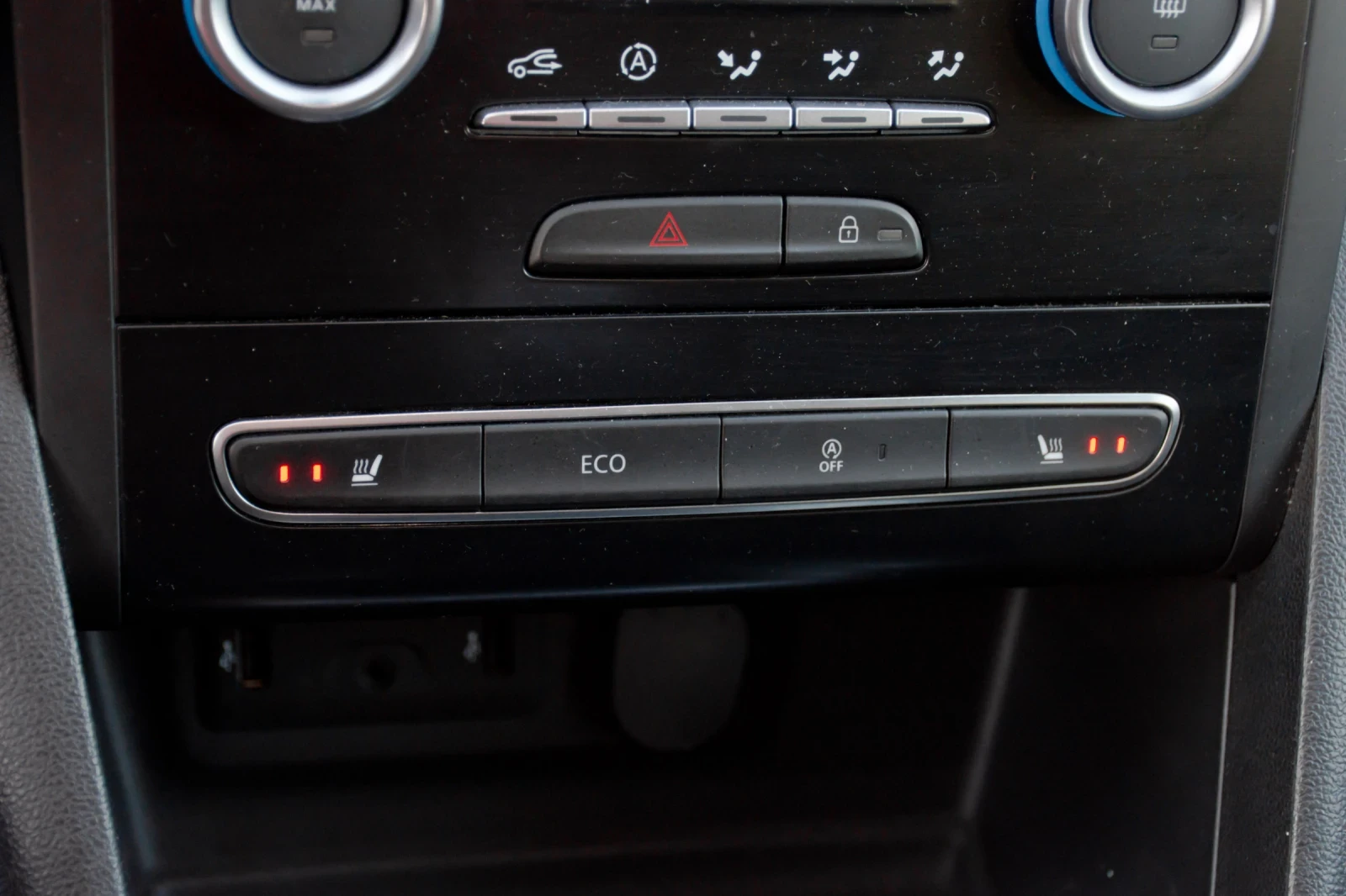 Renault Megane  1, 2i TURBO-100k.c.6ckop.LED, FACELiFT, EBPO 6!, снимка 17 - Автомобили и джипове - 54061258