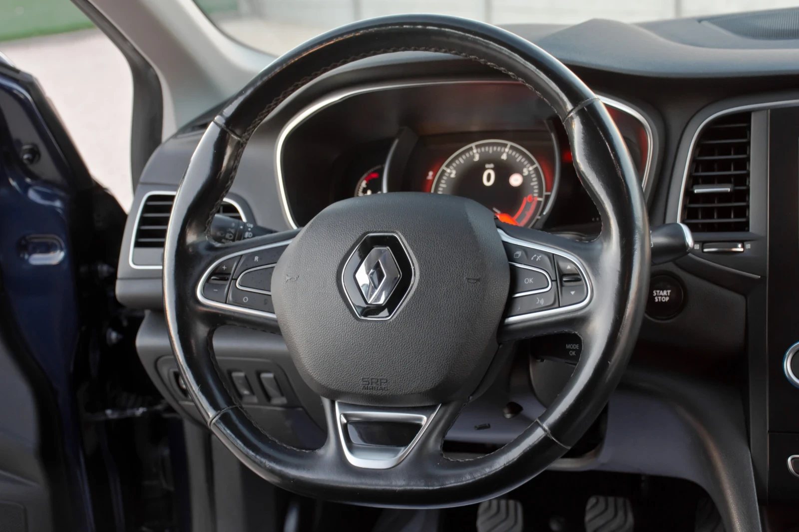 Renault Megane  1, 2i TURBO-100k.c.6ckop.LED, FACELiFT, EBPO 6!, снимка 10 - Автомобили и джипове - 54061258