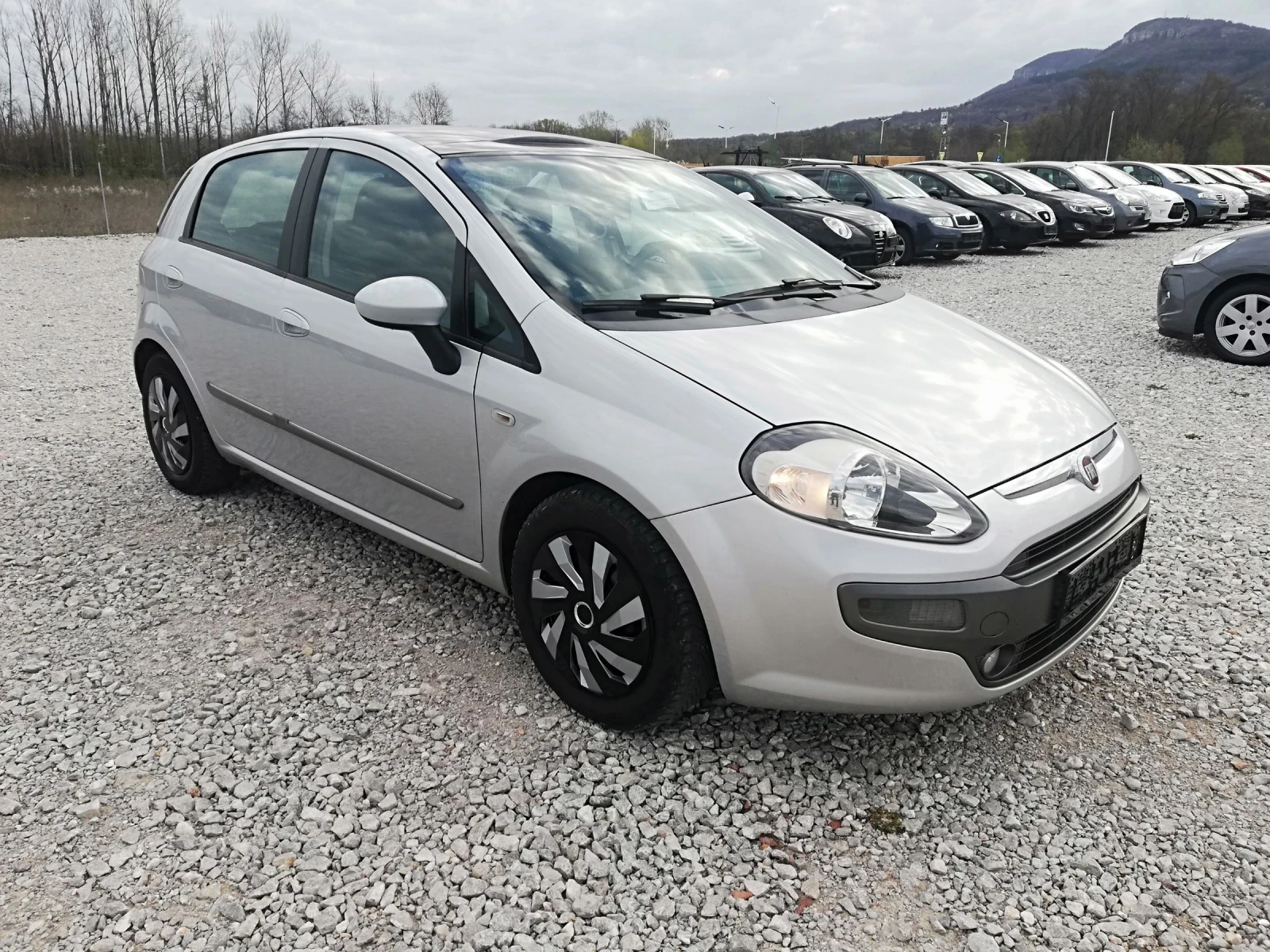 Fiat Punto EVO 1.3 MJ KLI 95 ks, снимка 8 - Автомобили и джипове - 54120775