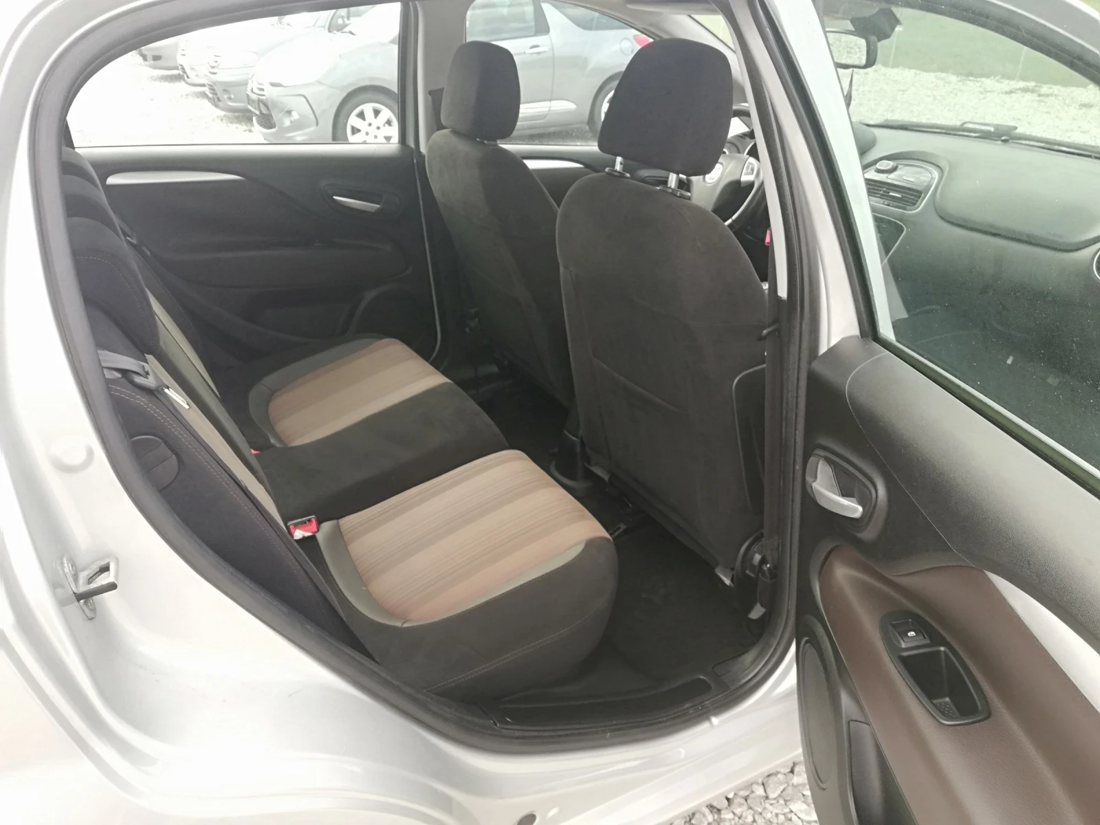 Fiat Punto EVO 1.3 MJ KLI 95 ks, снимка 12 - Автомобили и джипове - 54120775