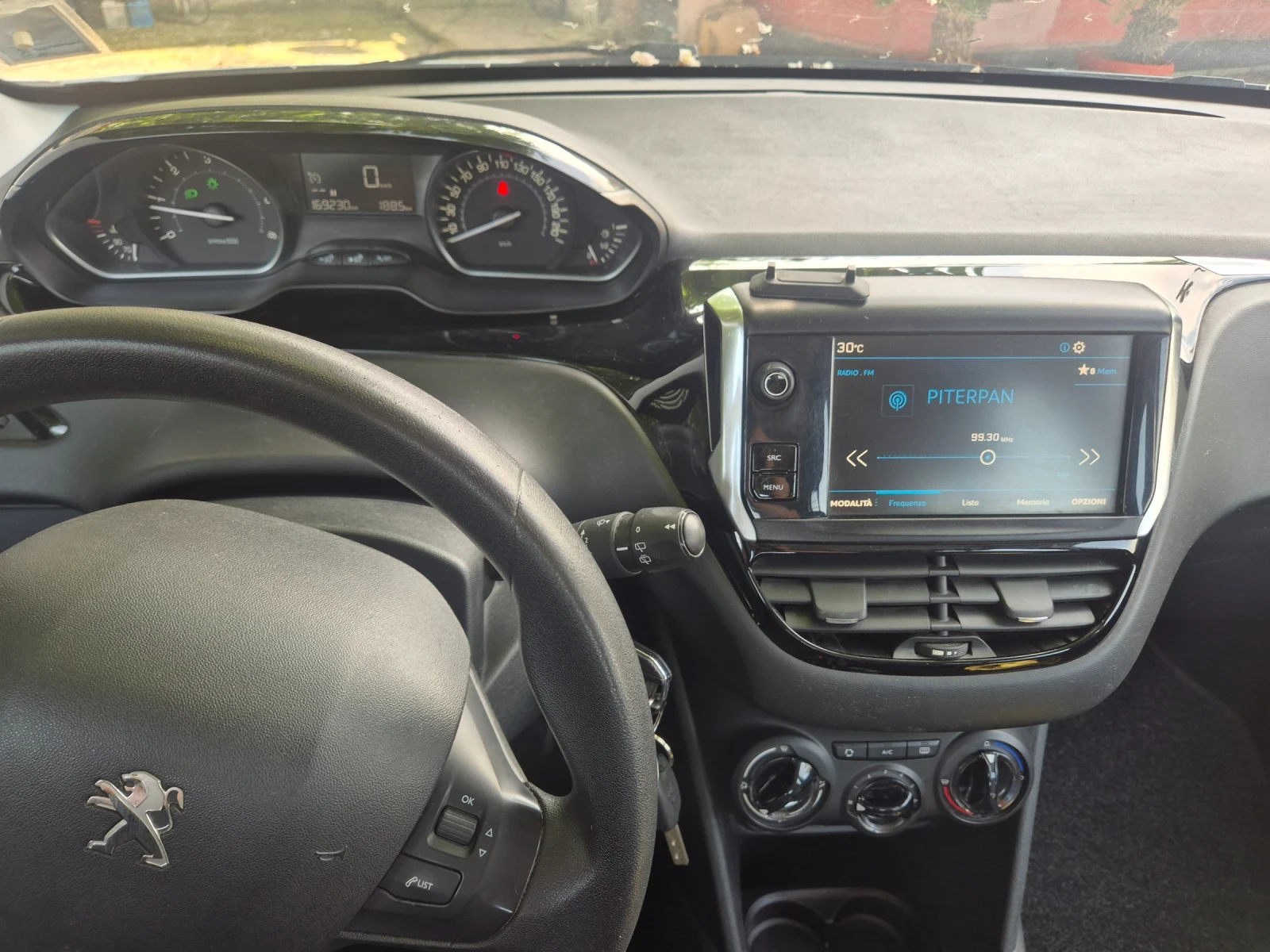 Peugeot 208 1, 6HDI, EURO 6B, снимка 15 - Автомобили и джипове - 54509791