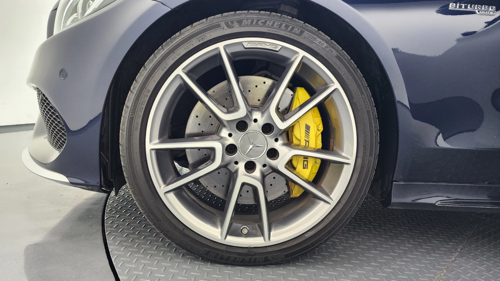 Mercedes-Benz C 43 AMG HEAD-UP* BURMASTER* KEYLESS GO* DYNAMICA* ВЪЗДУХ* , снимка 5 - Автомобили и джипове - 54701776