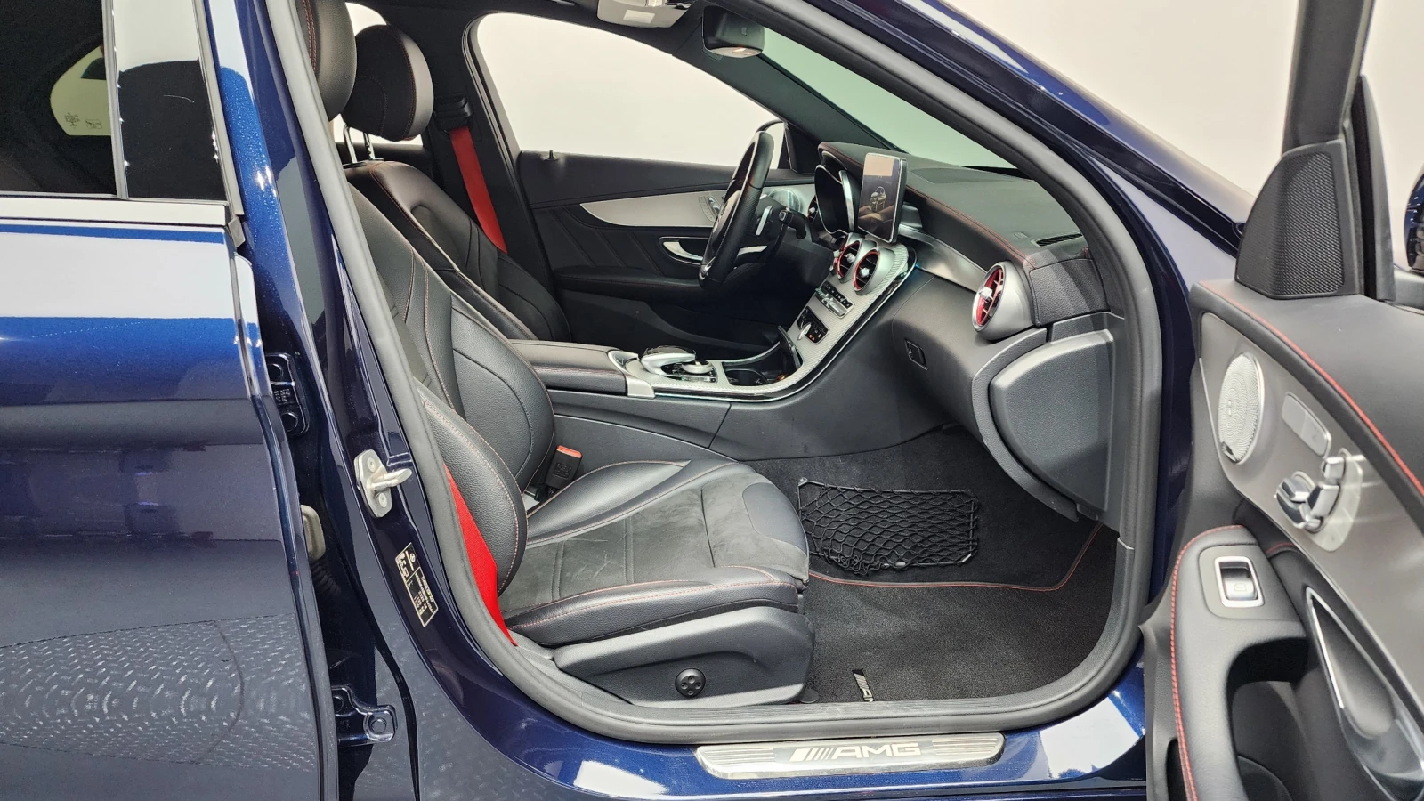 Mercedes-Benz C 43 AMG HEAD-UP* BURMASTER* KEYLESS GO* DYNAMICA* ВЪЗДУХ* , снимка 14 - Автомобили и джипове - 54701776