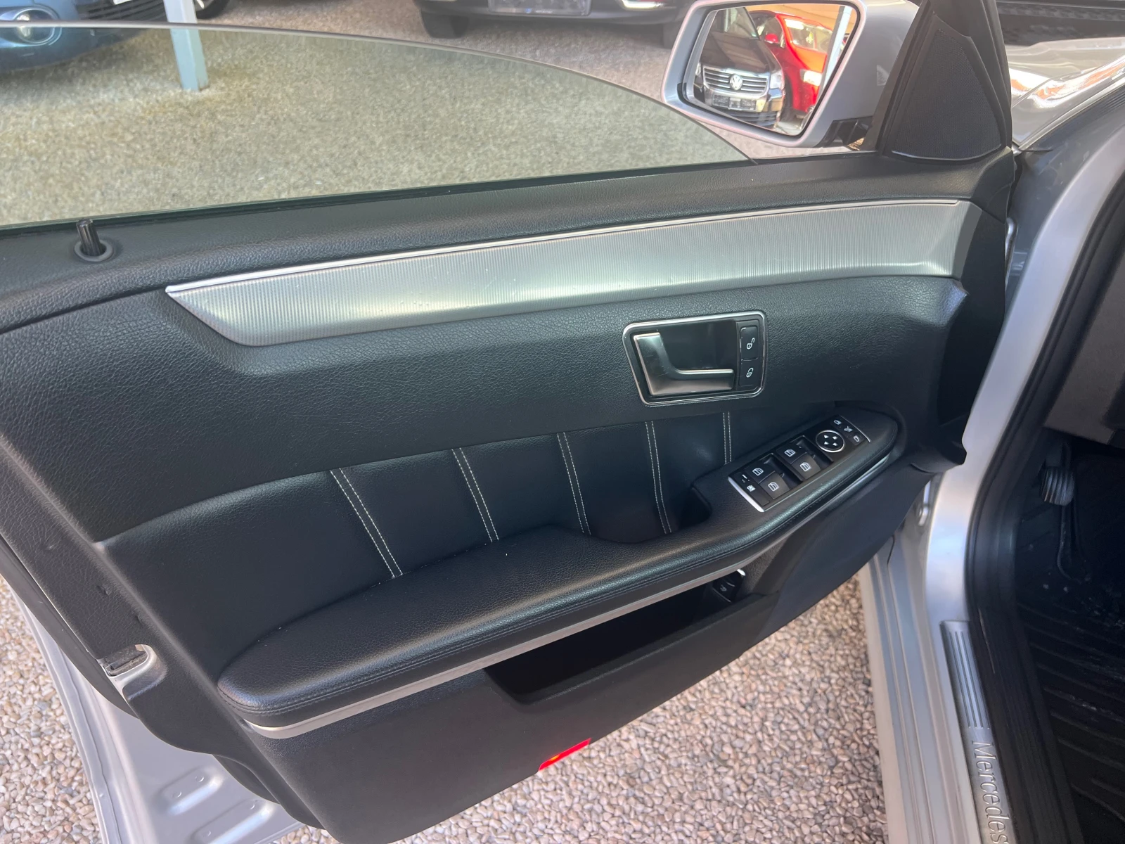 Mercedes-Benz E 350 Германия перфект, снимка 11 - Автомобили и джипове - 54814251