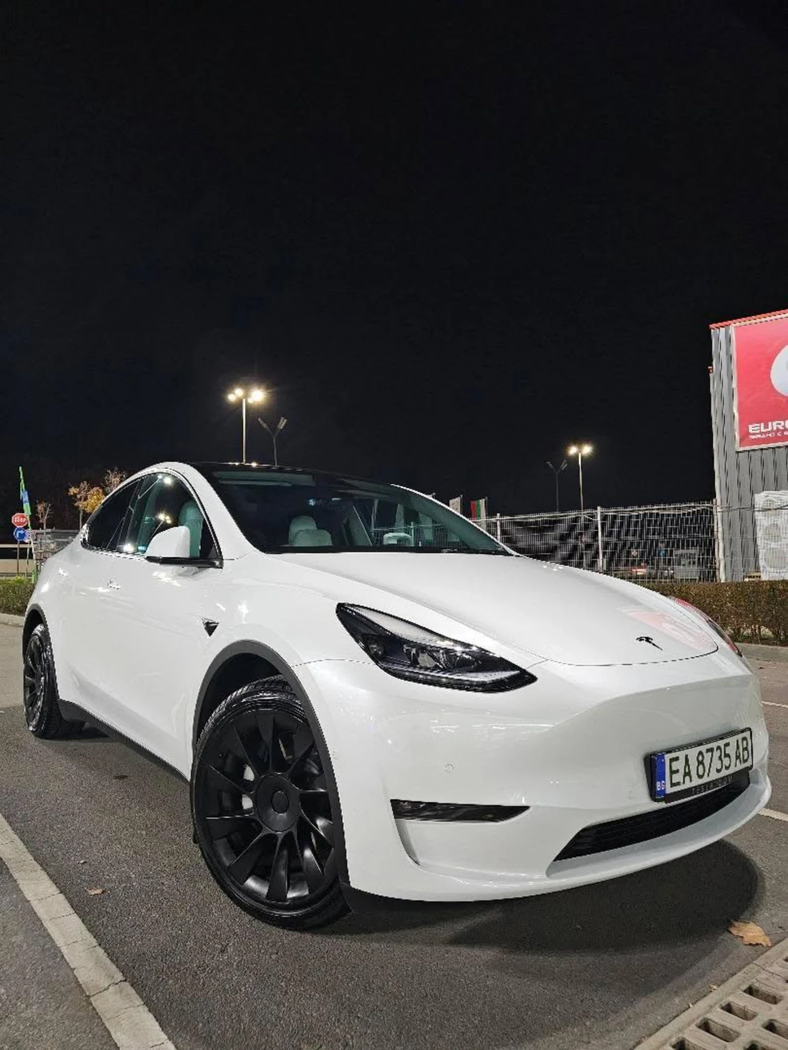 Tesla Model Y Long Range Dual Motor, снимка 4 - Автомобили и джипове - 55327897