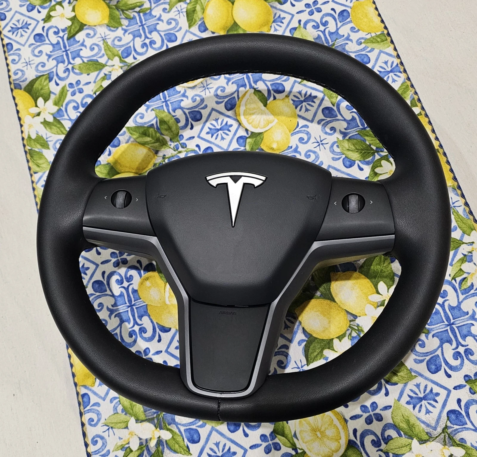 Tesla Model Y Long Range Dual Motor, снимка 17 - Автомобили и джипове - 55327897