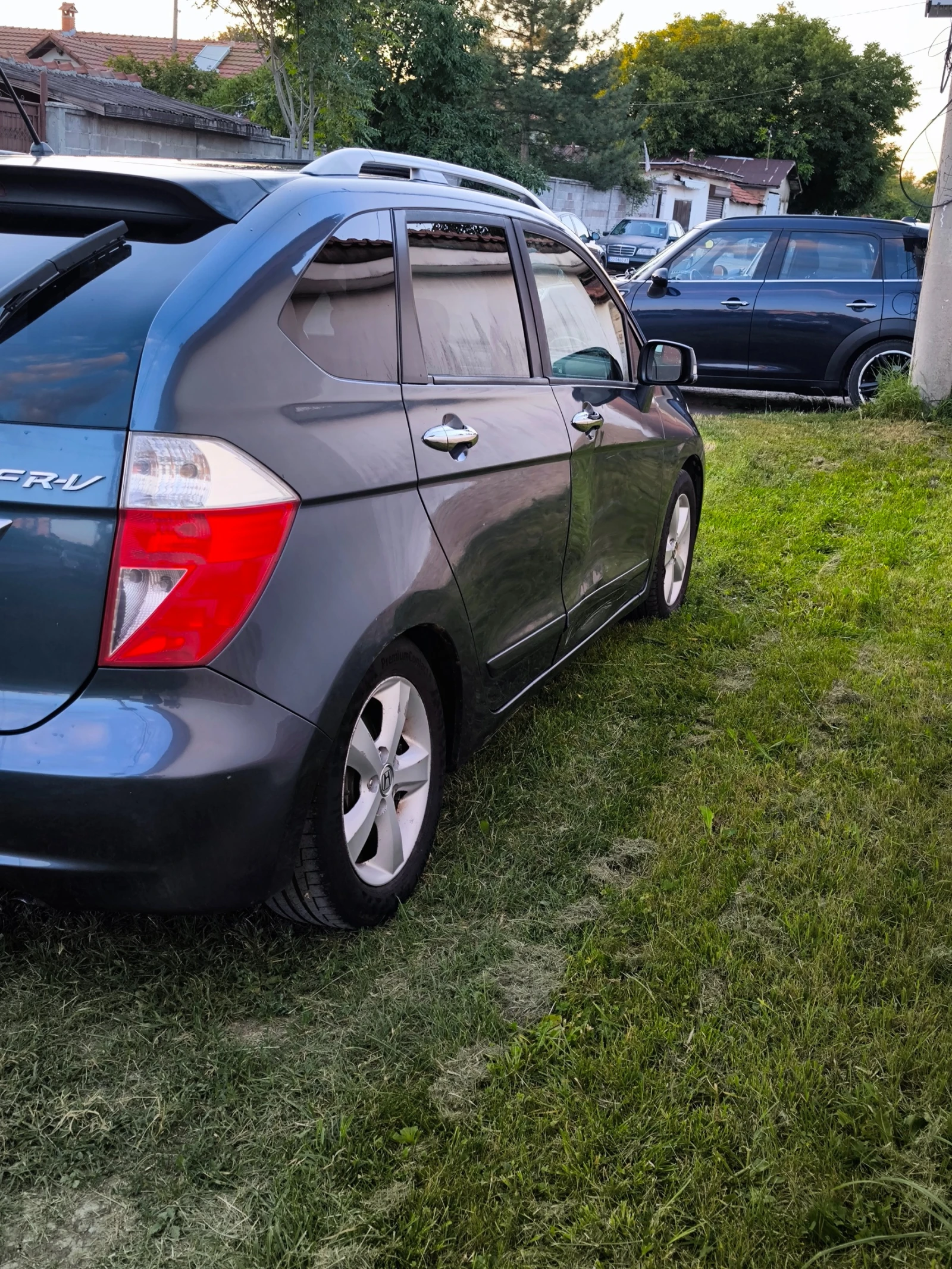 Honda Fr-v 2.0 ГАЗ, снимка 4 - Автомобили и джипове - 55450567