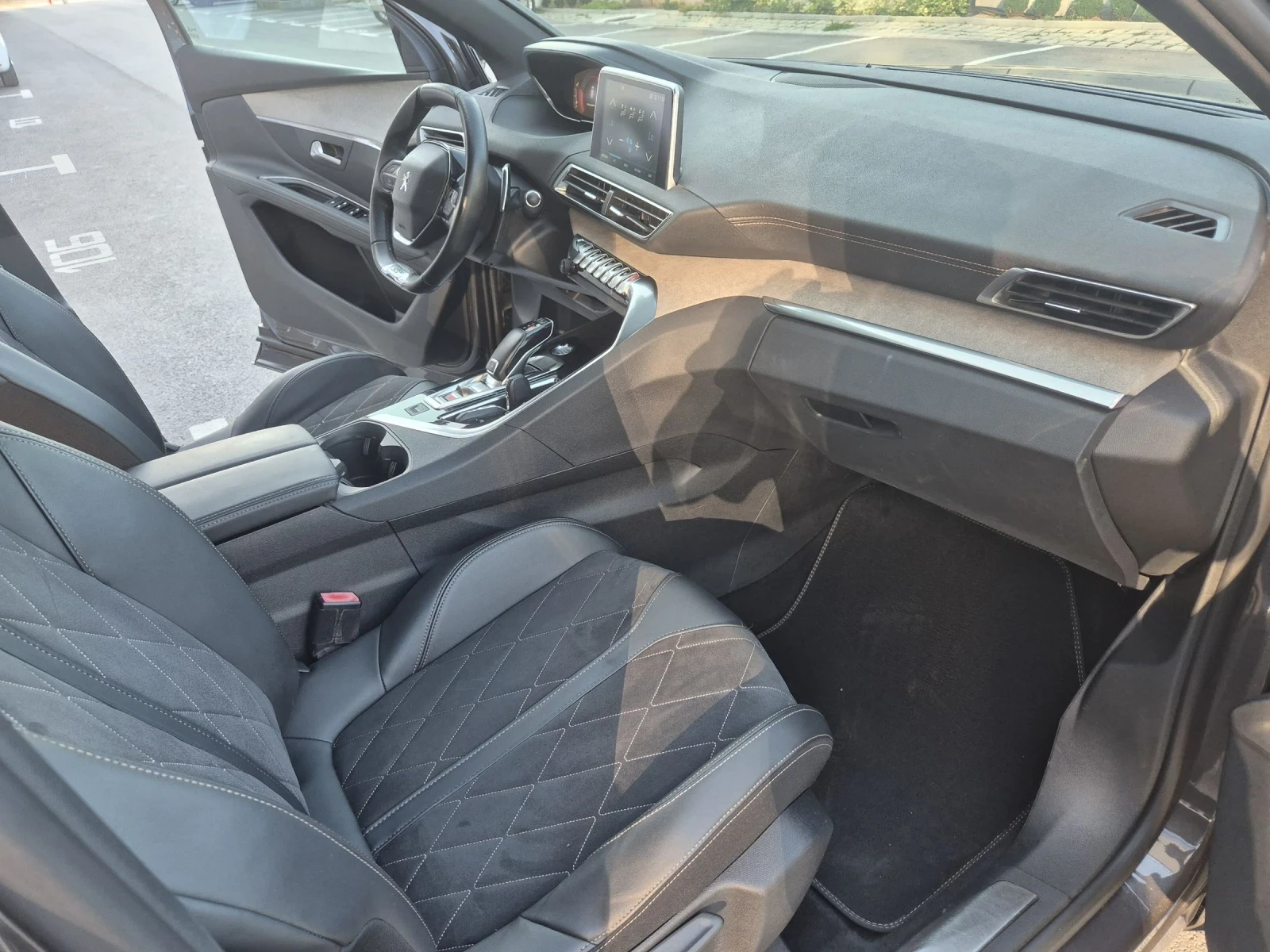 Peugeot 3008 2.0 Blue-HDI GT LINE 8 СКОРОСТИ  360 камери  Панор, снимка 13 - Автомобили и джипове - 55468063