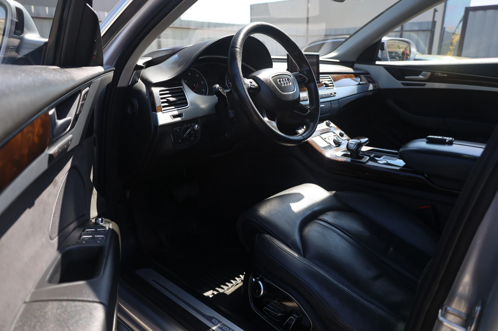 Audi A8 3.0 TDI Quattro MATRIX MASSAGE Вакуум TVTuner BOSE, снимка 11 - Автомобили и джипове - 55790925