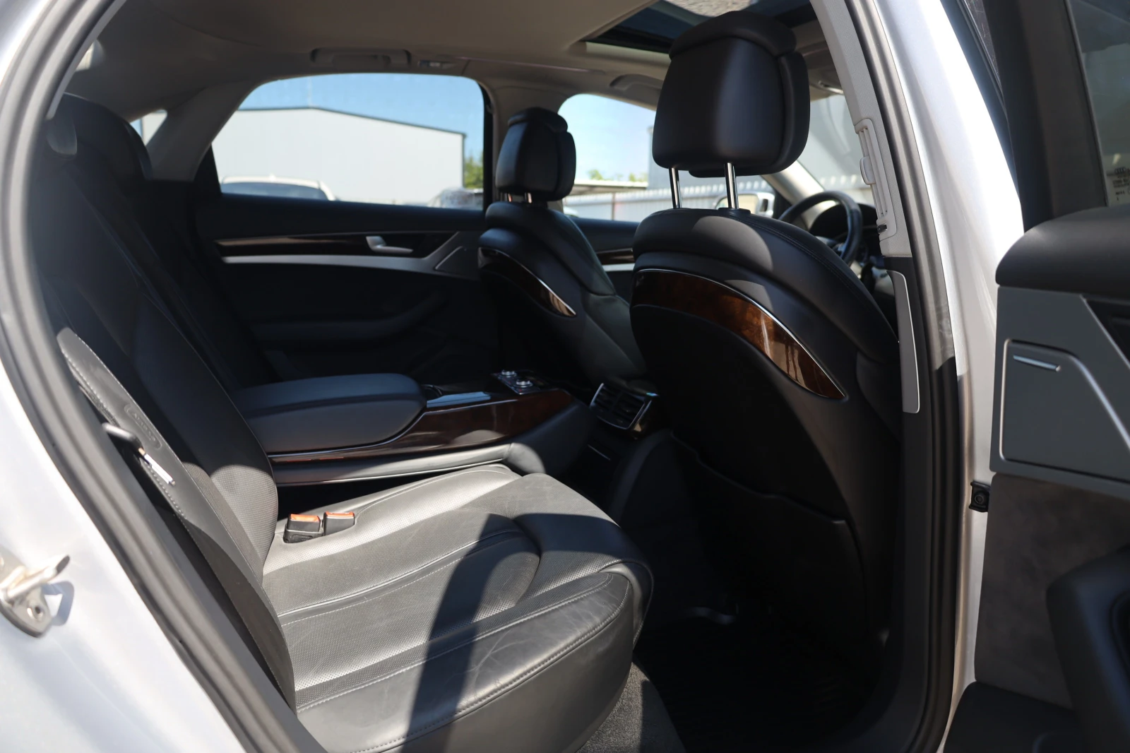 Audi A8 3.0 TDI Quattro MATRIX MASSAGE Вакуум TVTuner BOSE, снимка 8 - Автомобили и джипове - 55790925