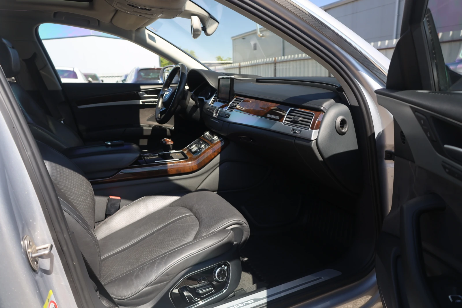 Audi A8 3.0 TDI Quattro MATRIX MASSAGE Вакуум TVTuner BOSE, снимка 7 - Автомобили и джипове - 55790925