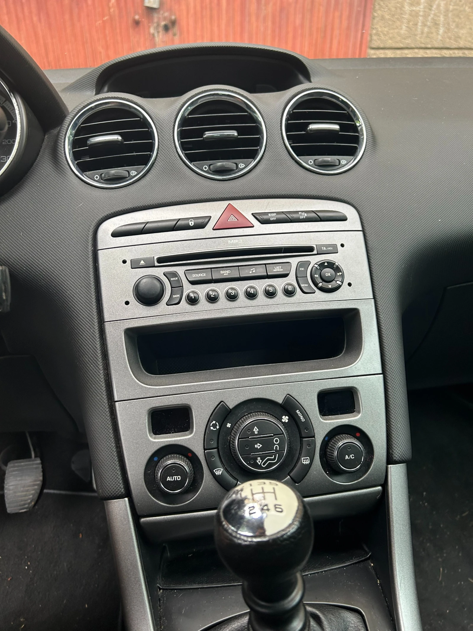 Peugeot 308 1.6 HDI, снимка 5 - Автомобили и джипове - 56201059
