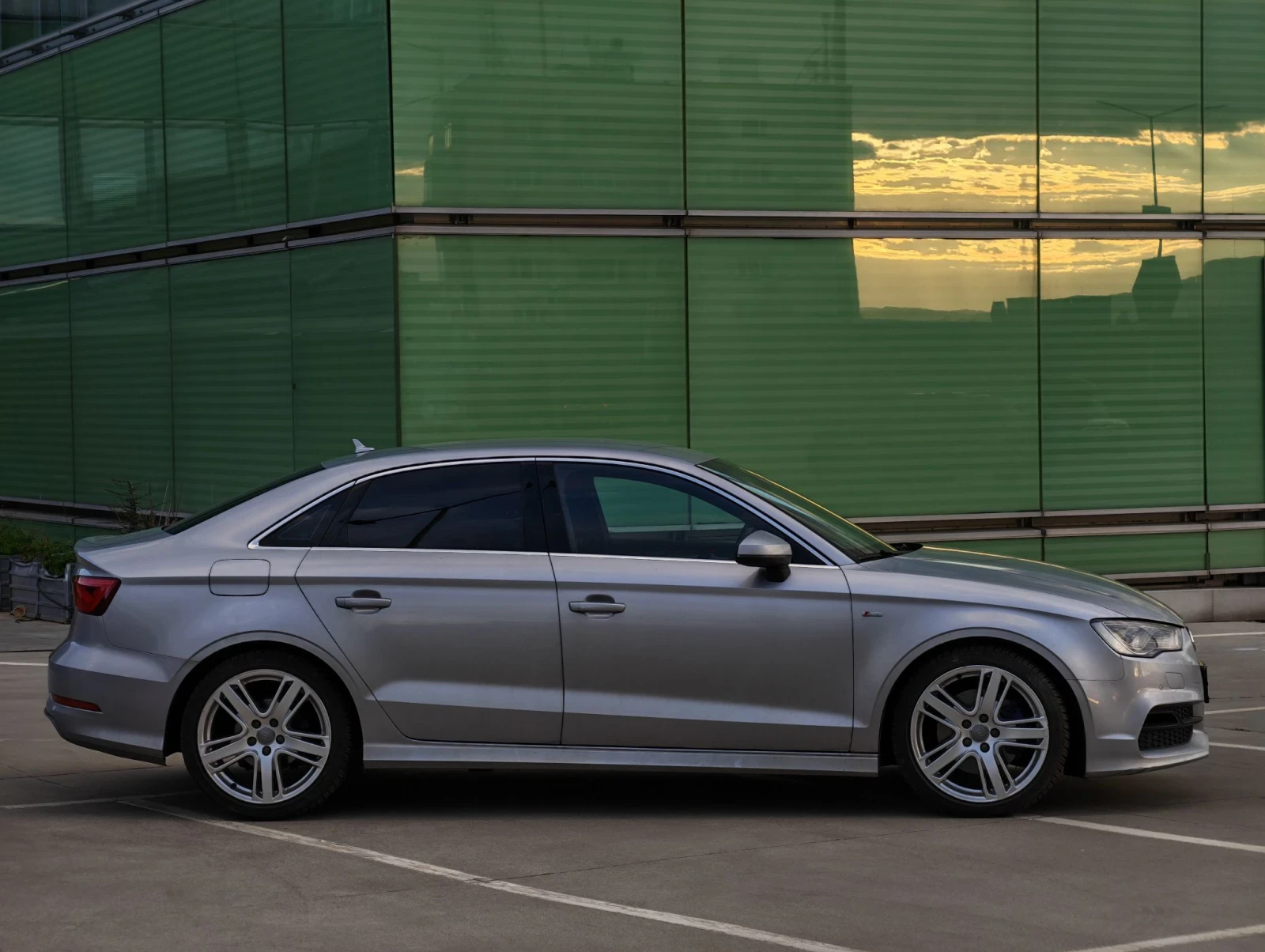 Audi A3 2.0 TDI S-LINE, снимка 3 - Автомобили и джипове - 56246715