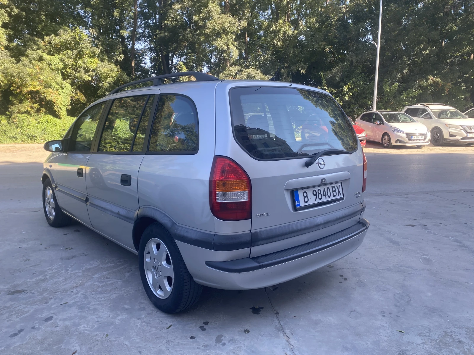 Opel Zafira 1.6, снимка 4 - Автомобили и джипове - 56505584