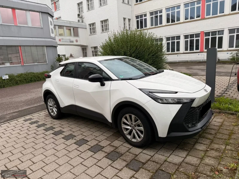 Toyota C-HR 1.8HEV/140HP/FLOW/CARPLAY/DIGITAL/LED/L.ASS/895f, снимка 2 - Автомобили и джипове - 52248398