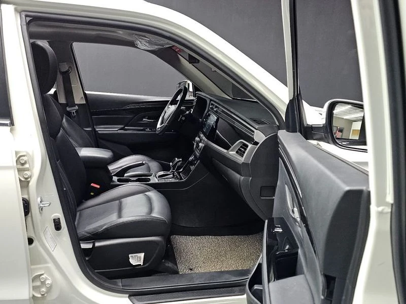 SsangYong Korando 1.6 673910 Automatic, снимка 11 - Автомобили и джипове - 55749619