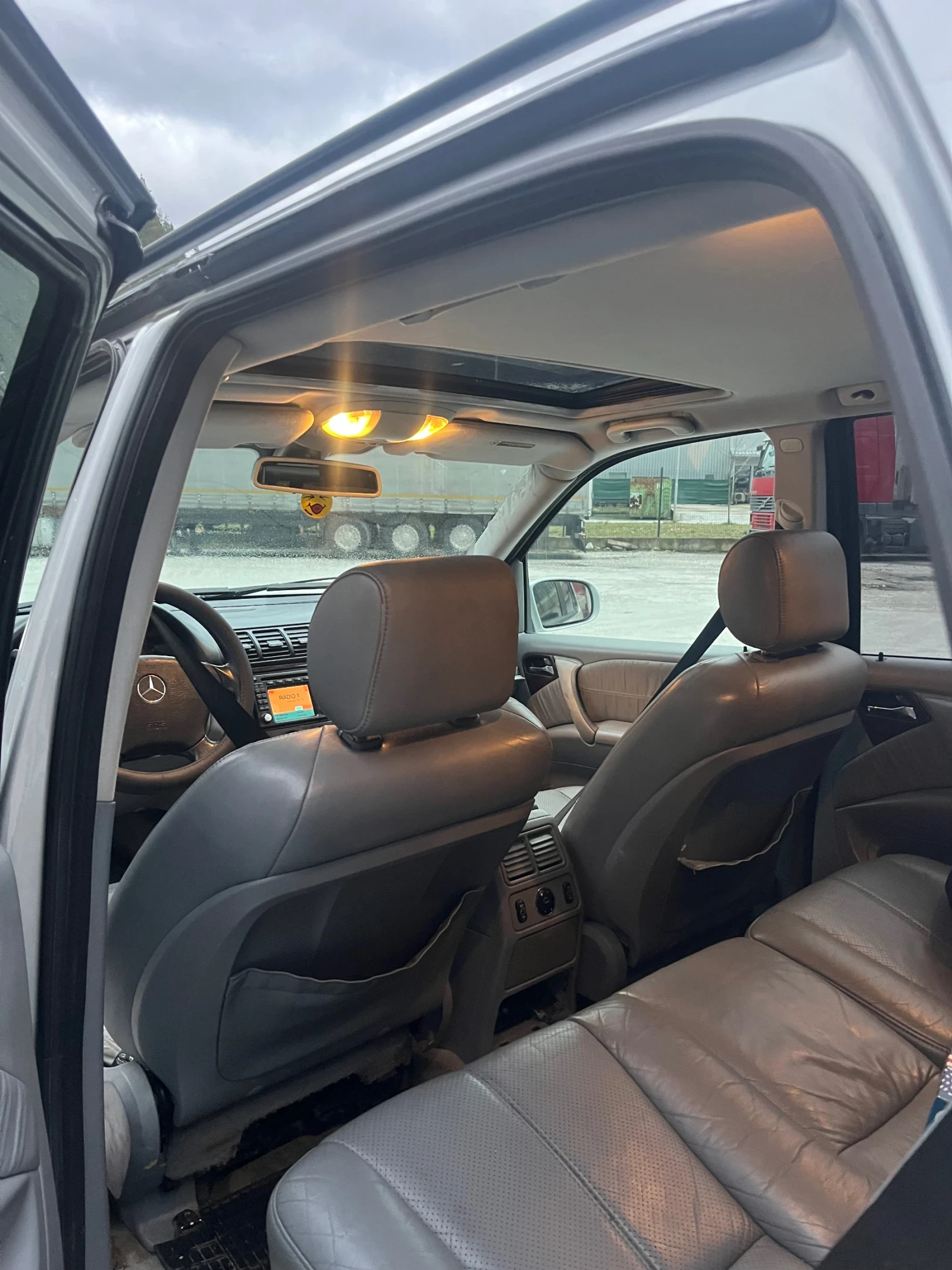 Mercedes-Benz ML 270, снимка 12 - Автомобили и джипове - 53706549