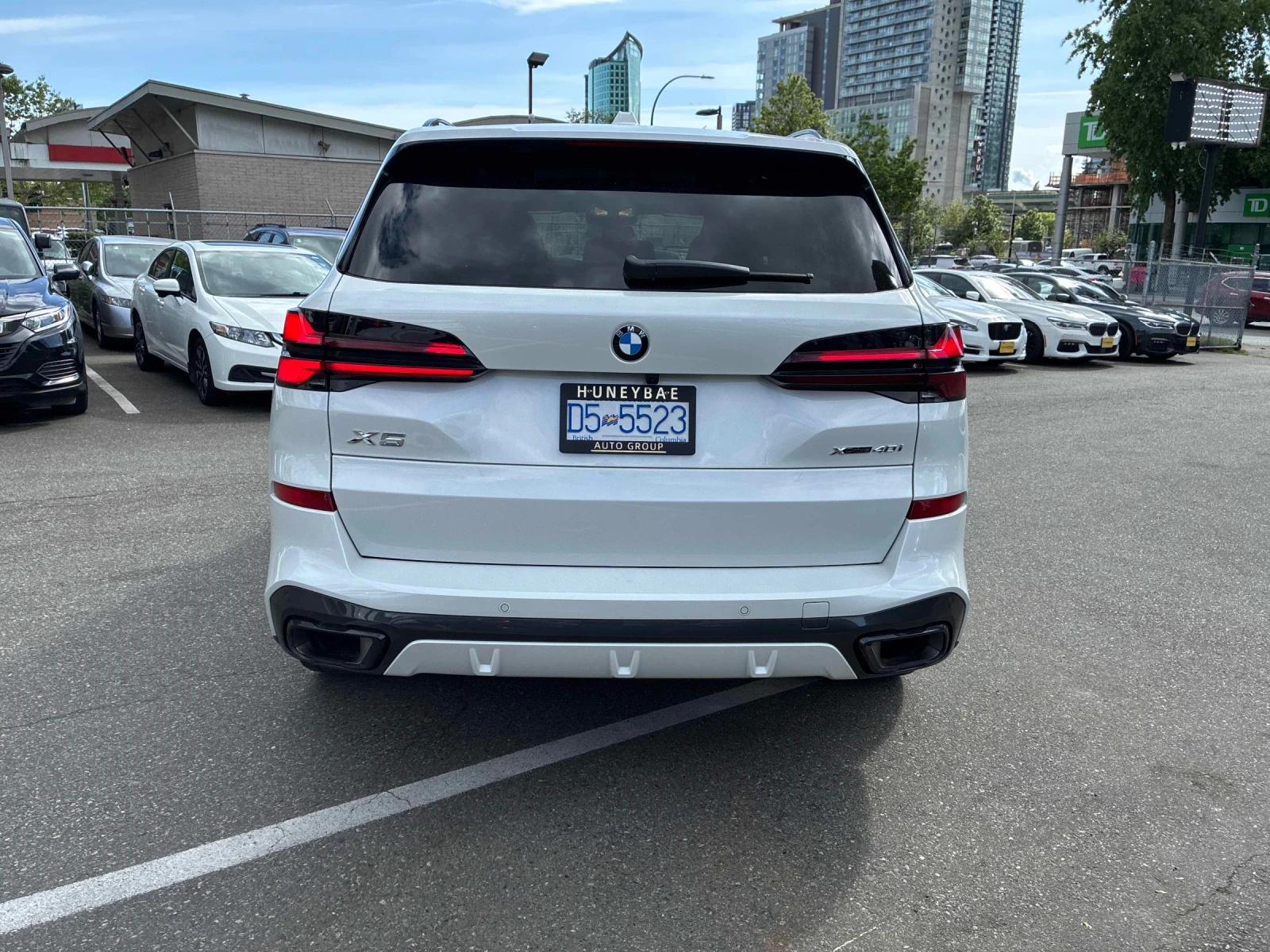 BMW X5 M ПАКЕТ * ПОДГРЕВ * ПАНОРАМА * 360 * HARMAN KARDON, снимка 4 - Автомобили и джипове - 54720443