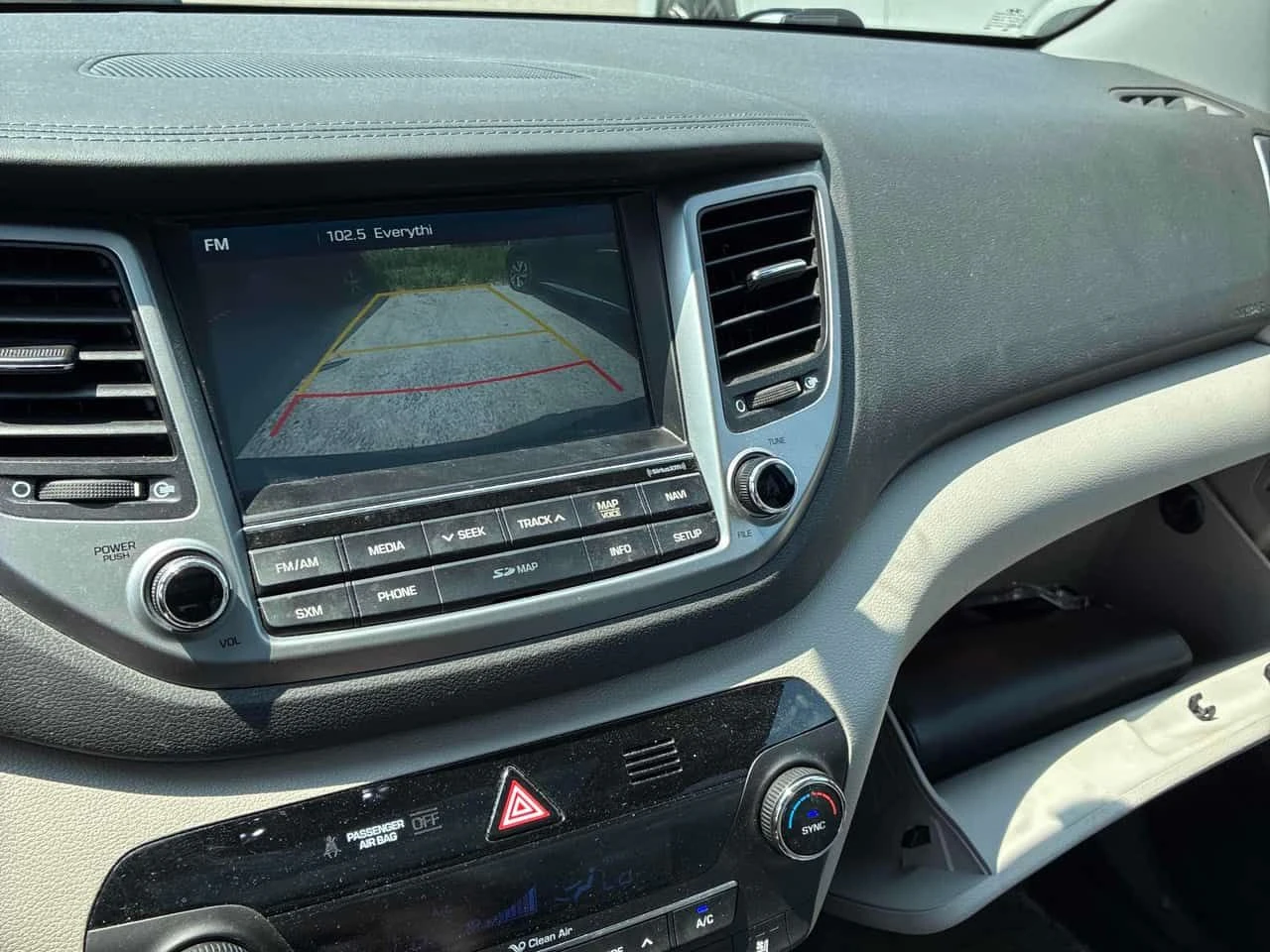 Hyundai Tucson * Ultimate * CARFAX * ОПЦИЯ ЗА АВТОКРЕДИТ * , снимка 15 - Автомобили и джипове - 55550859