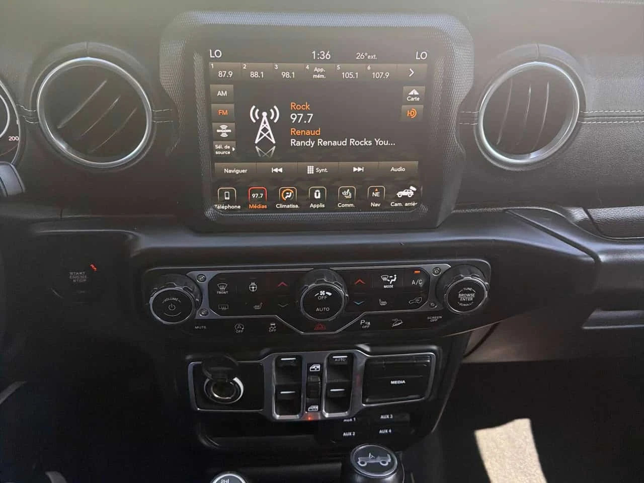 Jeep Wrangler Sahara * CARFAX * АВТОФИНАНСИРАНЕ * , снимка 9 - Автомобили и джипове - 56202198