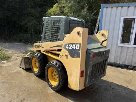 Мини челни товарачи GEHL 4240 E series, снимка 4