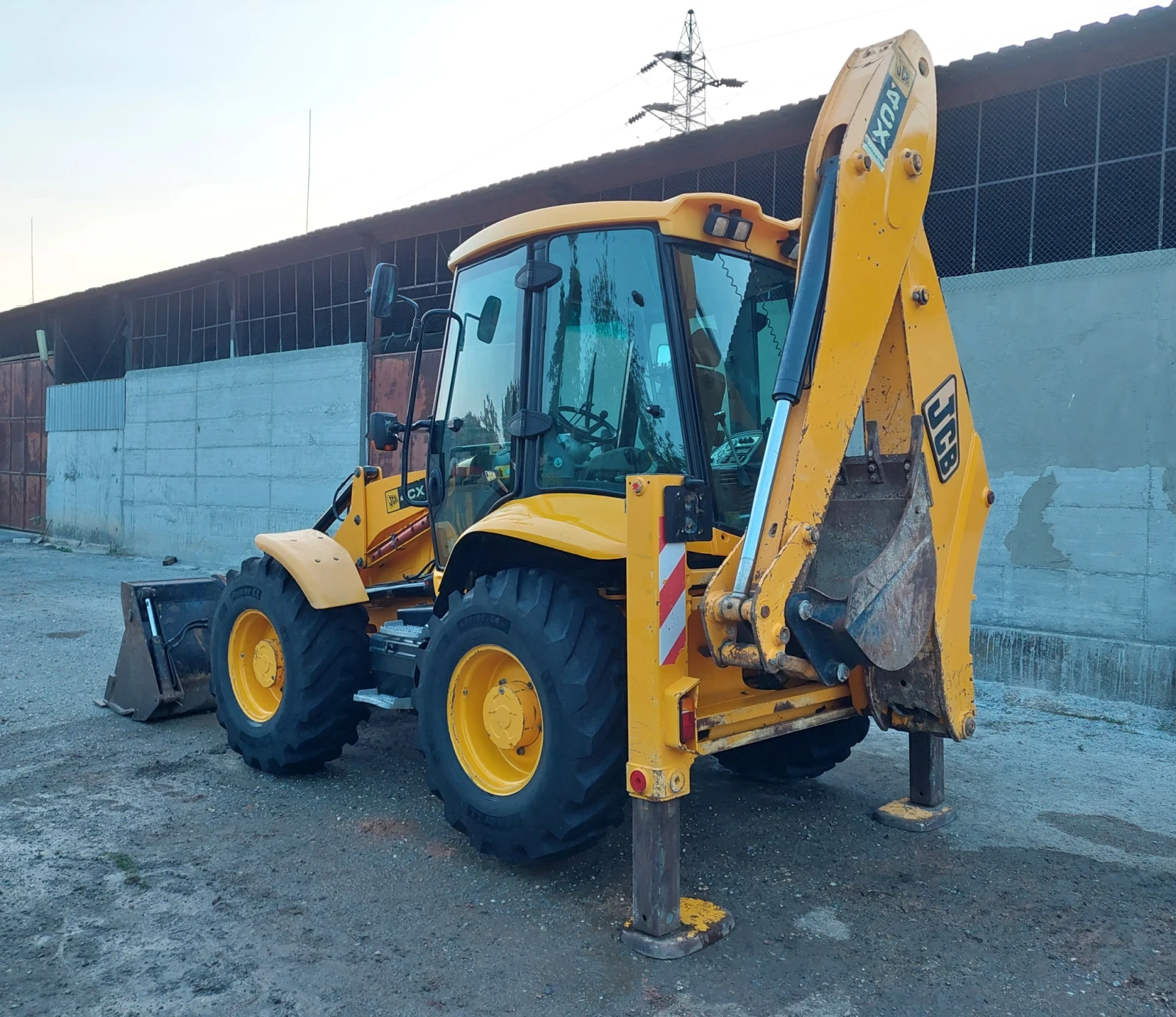 Багер JCB 4CX - изображение 3