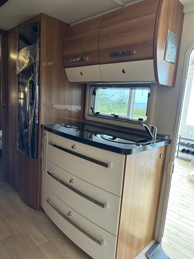 Каравана Fendt Diamand, снимка 9 - Каравани и кемпери - 53109929