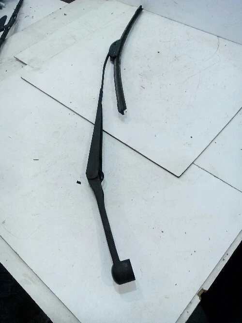 Рамо чистачка дясно Субару Форестър