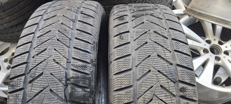 Гуми Зимни 215/60R16, снимка 3 - Гуми и джанти - 35607129