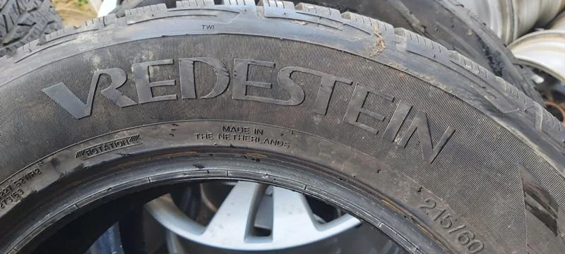 Гуми Зимни 215/60R16, снимка 4 - Гуми и джанти - 35607129