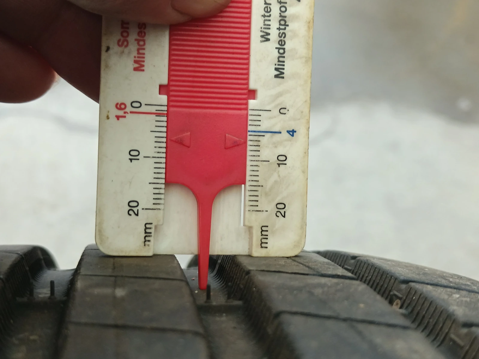 Гуми Летни 205/60R16, снимка 9 - Гуми и джанти - 54526480