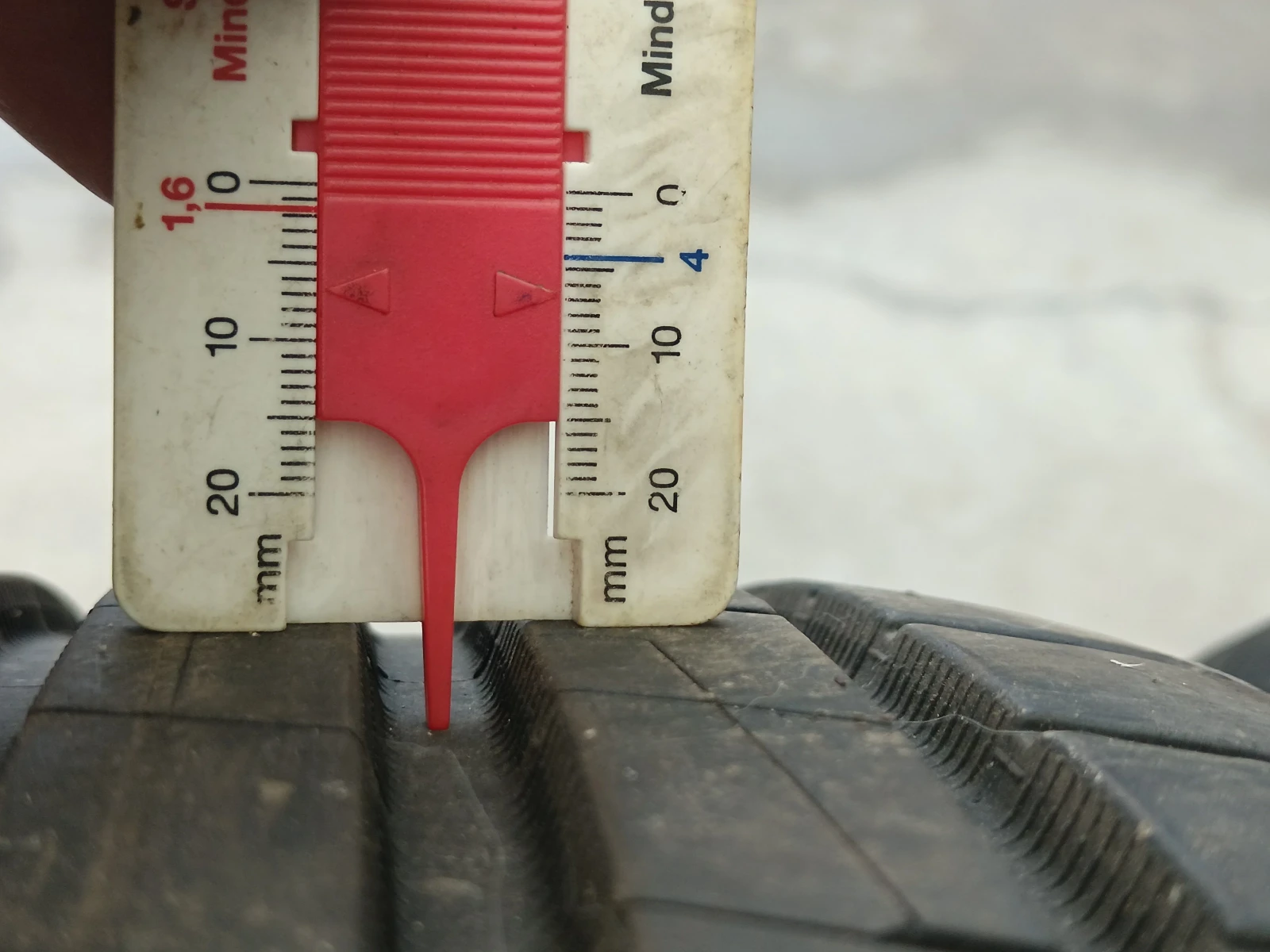 Гуми Летни 205/60R16, снимка 4 - Гуми и джанти - 54526480