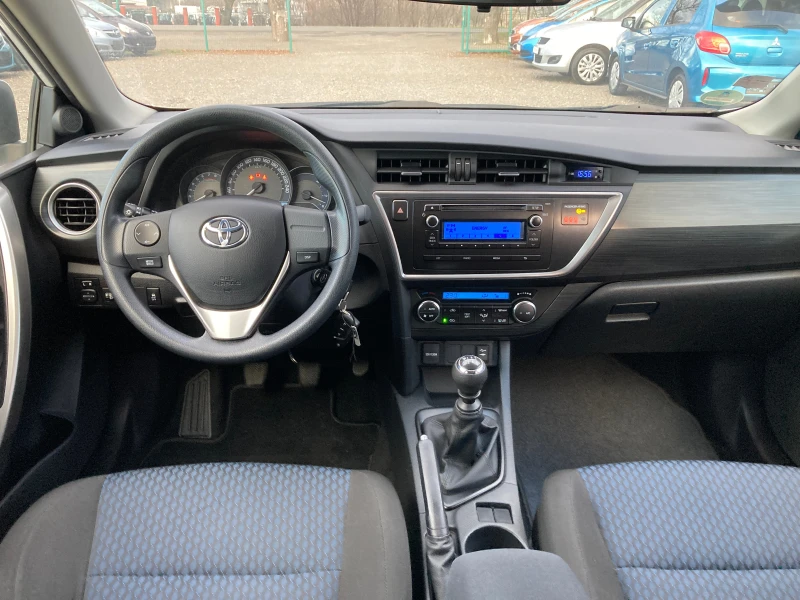 Toyota Auris 1.33 I - 99 к.с., снимка 8 - Автомобили и джипове - 48802449