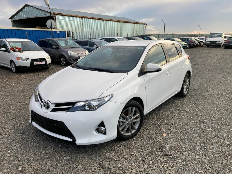 Toyota Auris 1.33 I - 99 к.с., снимка 1 - Автомобили и джипове - 48802449