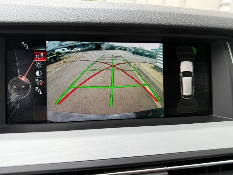 BMW 530 530xDrive+ Head Up+ Key Less GO+ Подгрев+ Камера+ , снимка 15 - Автомобили и джипове - 51483806