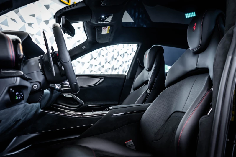 Ferrari Purosangue Rosso Corsa, снимка 12 - Автомобили и джипове - 52689711