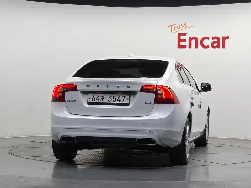 Volvo S60, снимка 4 - Автомобили и джипове - 54326574