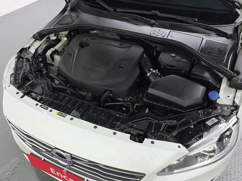 Volvo S60, снимка 6 - Автомобили и джипове - 54326574