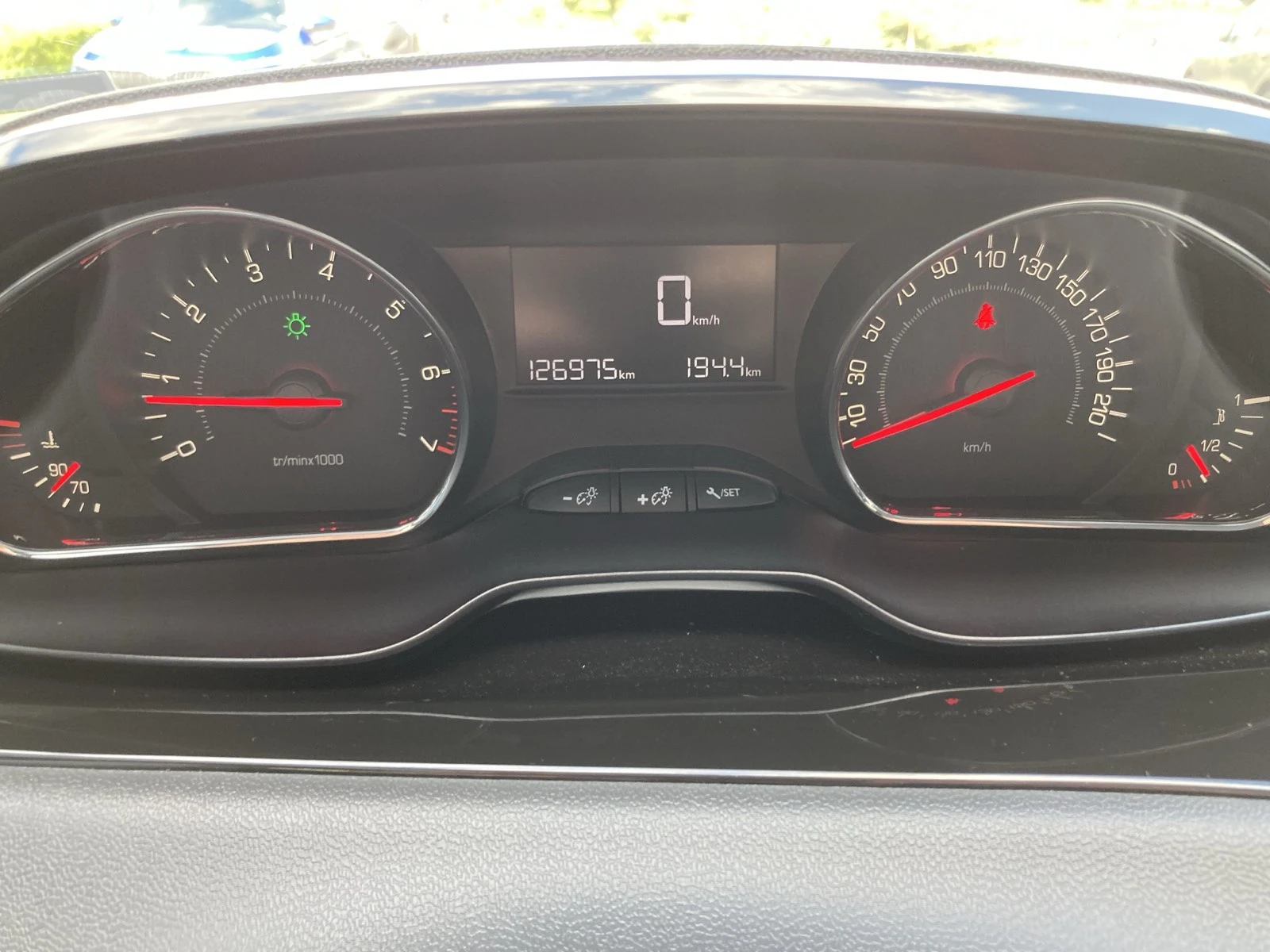Peugeot 208 5P ACTIVE 1.2VTi/82 BVM5 - изображение 9