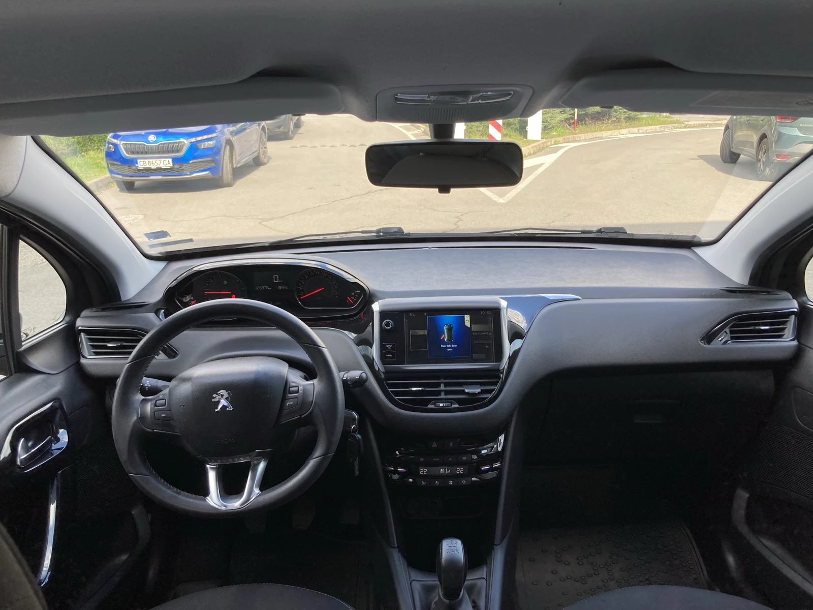 Peugeot 208 5P ACTIVE 1.2VTi/82 BVM5 - изображение 8