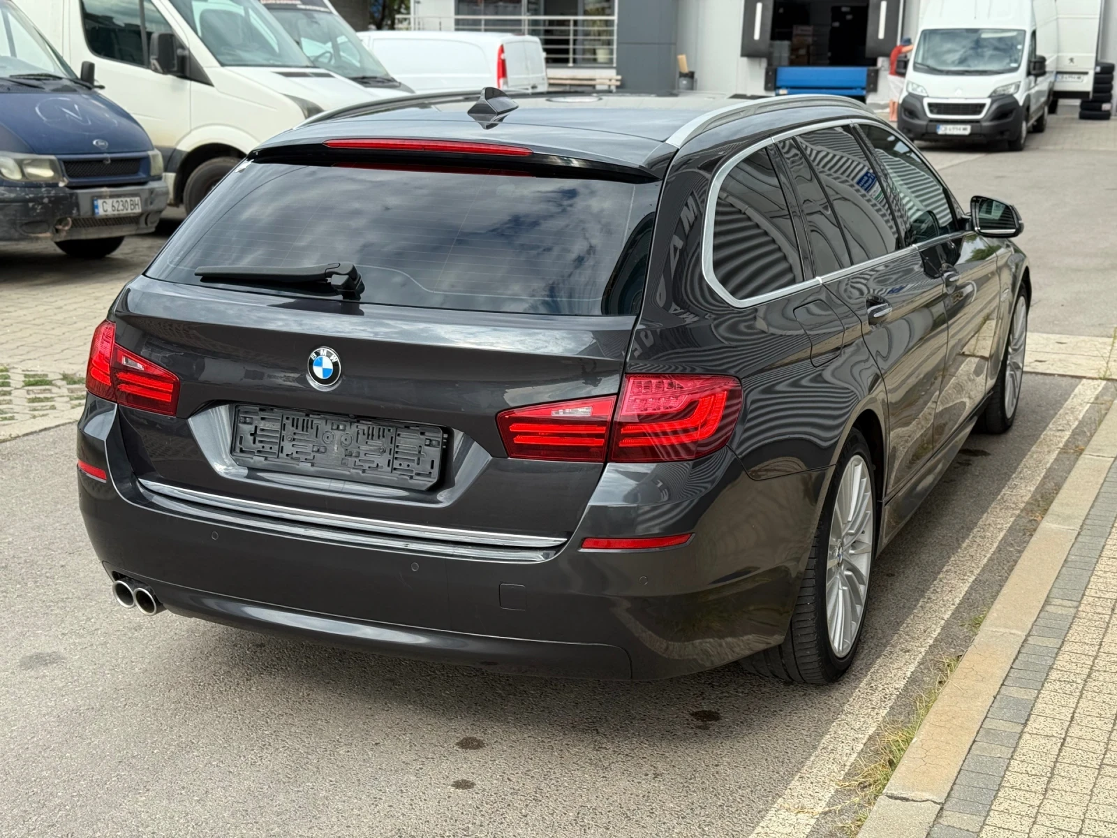 BMW 530 530xDrive+ Head Up+ Key Less GO+ Подгрев+ Камера+  - изображение 5